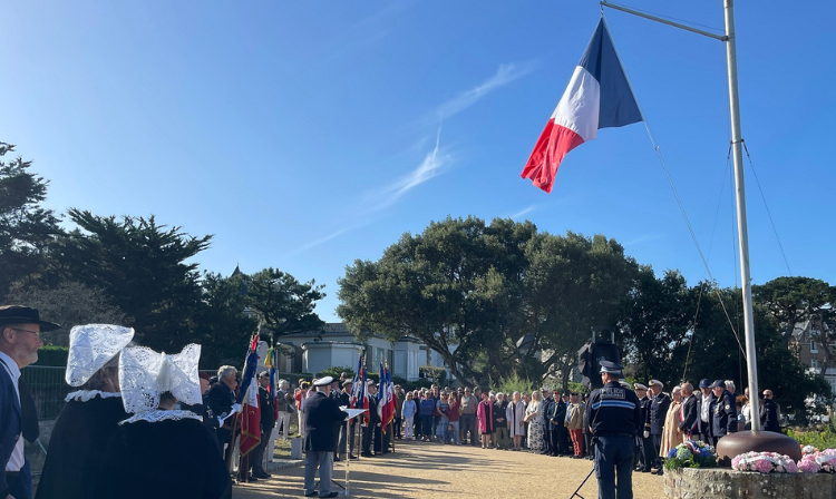 Cérémonie en souvenir des Marins Disparus et Péris en Mer : Retour en ...