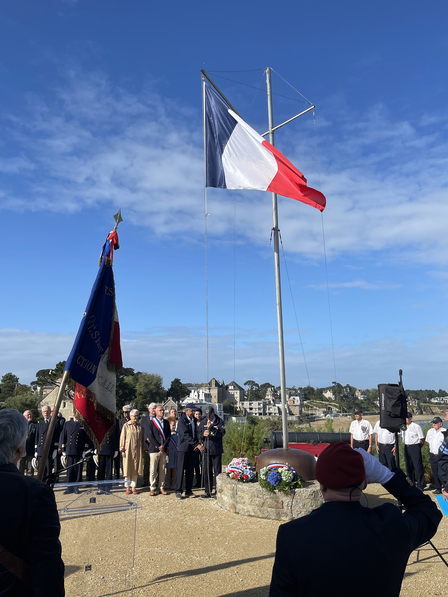 Cérémonie en souvenir des Marins Disparus et Péris en Mer : Retour en ...